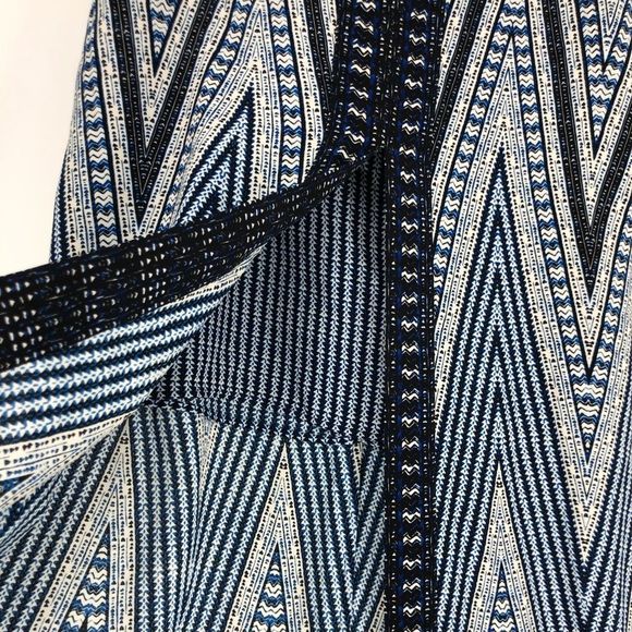 BCBGMaxAzria Jane Blue Chevron Print Two-Level Skirt in Blue Sphere size XXS NWT - Picture 5 of 13